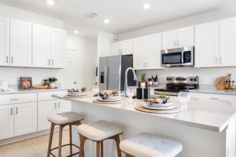 Villa ou maison à vendre à North Fort Myers, Floride: 4 chambres, 210.98 m2 № 2403499 - photo 6
