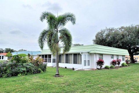 Condo in Sun City Center, Florida, 2 bedrooms  № 2211471