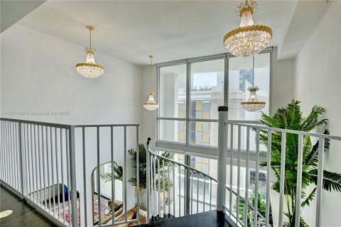 Купить кондоминиум в Майами, Флорида 1 спальня, 70.79м2, № 1943397 - фото 9