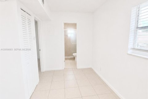 Appartement à louer à Hollywood, Floride: 1 chambre, 78.97 m2 № 2169021 - photo 7