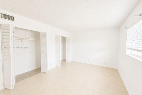 Appartement à louer à Hollywood, Floride: 1 chambre, 78.97 m2 № 2169021 - photo 9