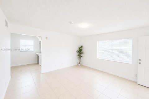 Appartement à louer à Hollywood, Floride: 1 chambre, 78.97 m2 № 2169021 - photo 4