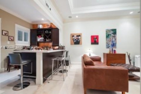 Casa en venta en Miami, Florida, 5 dormitorios, 400.04 m2 № 1984538 - foto 4