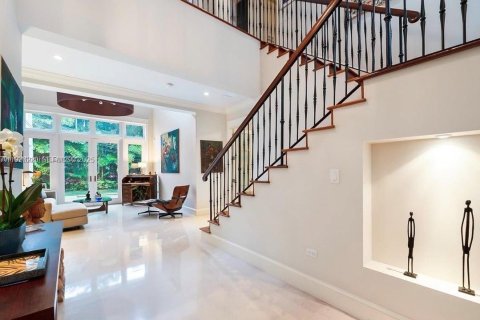 Casa en venta en Miami, Florida, 5 dormitorios, 400.04 m2 № 1984538 - foto 2