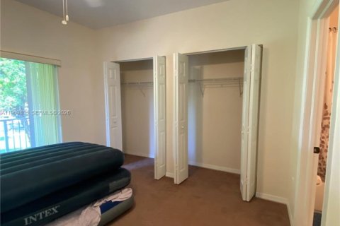 Townhouse in Homestead, Florida 2 bedrooms, 132.94 sq.m. № 2031003 - photo 15