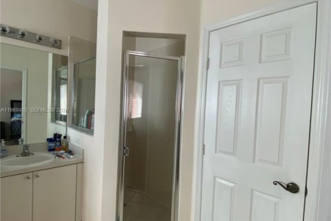 Townhouse in Homestead, Florida 2 bedrooms, 132.94 sq.m. № 2031003 - photo 29