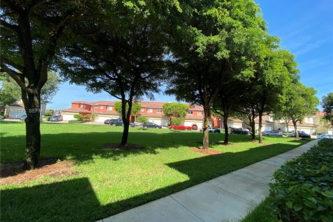 Townhouse in Homestead, Florida 2 bedrooms, 132.94 sq.m. № 2031003 - photo 2