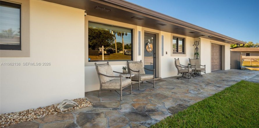 Дом в Хомстед, Флорида 4 спальни, 198.07м2 № 2024257