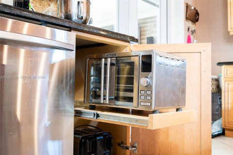 Купить виллу или дом в Хомстед, Флорида 4 спальни, 198.07м2, № 2024257 - фото 17