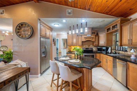 Купить виллу или дом в Хомстед, Флорида 4 спальни, 198.07м2, № 2024257 - фото 12