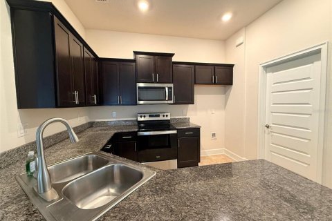 Villa ou maison à vendre à Kissimmee, Floride: 4 chambres, 147.16 m2 № 2196695 - photo 11