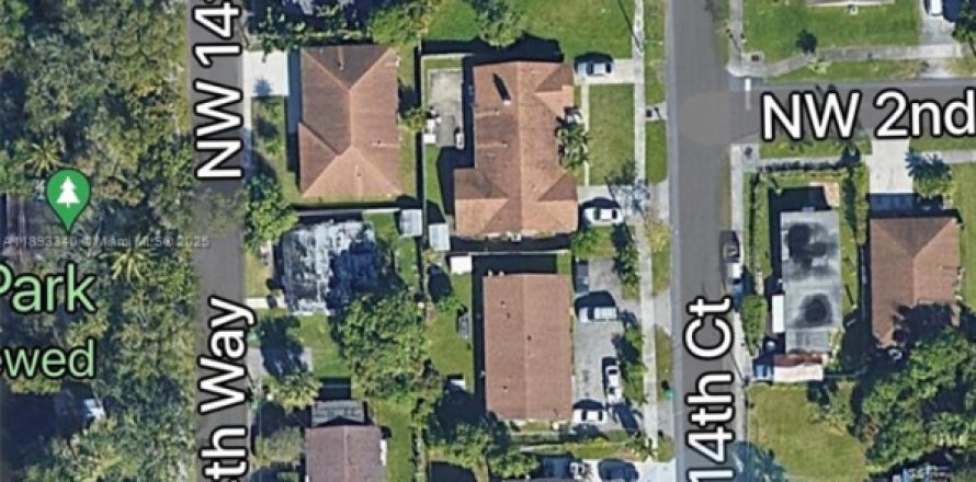 Land in Dania Beach, Florida № 1945273