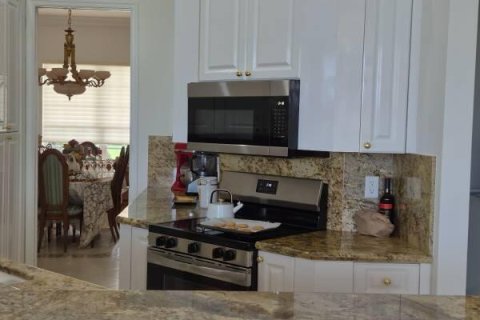 House in Boynton Beach, Florida 3 bedrooms, 232.81 sq.m. № 2147353 - photo 2