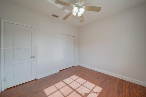 House in Miami, Florida 3 bedrooms, 116.31 sq.m. № 2087102 - photo 17