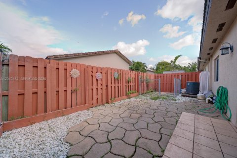 House in Miami, Florida 3 bedrooms, 116.31 sq.m. № 2087102 - photo 8