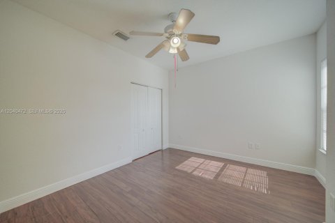 House in Miami, Florida 3 bedrooms, 116.31 sq.m. № 2087102 - photo 14