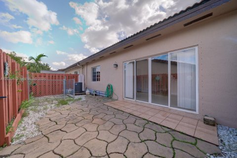 House in Miami, Florida 3 bedrooms, 116.31 sq.m. № 2087102 - photo 21