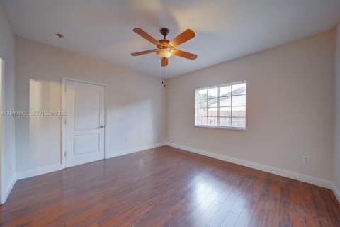 House in Miami, Florida 3 bedrooms, 116.31 sq.m. № 2087102 - photo 7