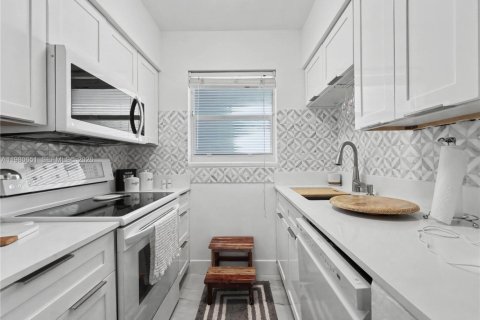 Condominio en venta en Marathon, Florida, 2 dormitorios, 72.09 m2 № 2043900 - foto 19