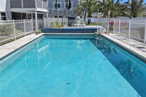 Condominio en venta en Marathon, Florida, 2 dormitorios, 72.09 m2 № 2043900 - foto 6