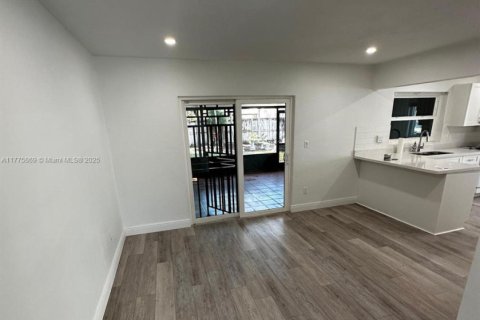 House in Kendall, Florida 5 bedrooms № 1698997 - photo 16