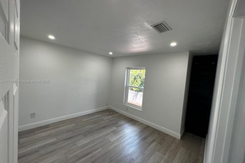 House in Kendall, Florida 5 bedrooms № 1698997 - photo 12
