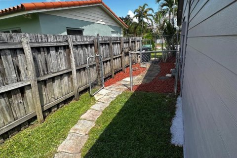 House in Kendall, Florida 5 bedrooms № 1698997 - photo 30