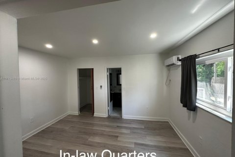 House in Kendall, Florida 5 bedrooms № 1698997 - photo 4