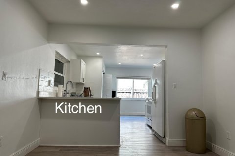 House in Kendall, Florida 5 bedrooms № 1698997 - photo 5