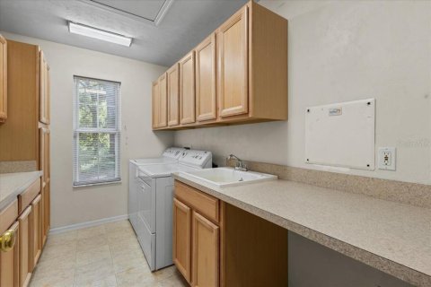 House in Archer, Florida 3 bedrooms, 148.27 sq.m. № 1911881 - photo 27