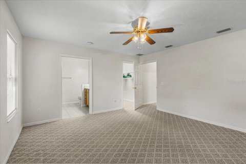 House in Archer, Florida 3 bedrooms, 148.27 sq.m. № 1911881 - photo 12