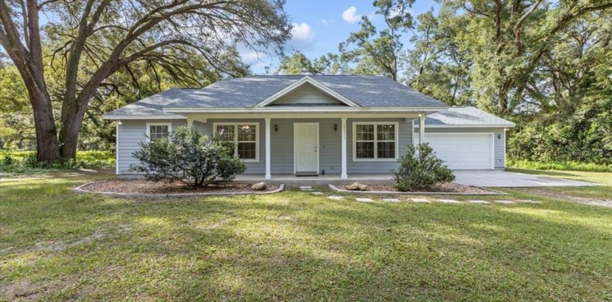 House in Archer, Florida 3 bedrooms, 148.27 sq.m. № 1911881