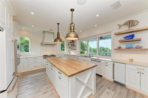 House in Nokomis, Florida 4 bedrooms, 362.88 sq.m. № 1543243 - photo 28