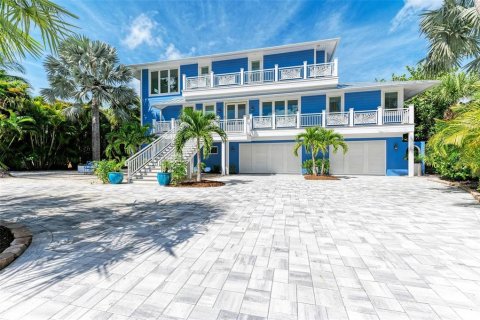 House in Nokomis, Florida 4 bedrooms, 362.88 sq.m. № 1543243 - photo 14