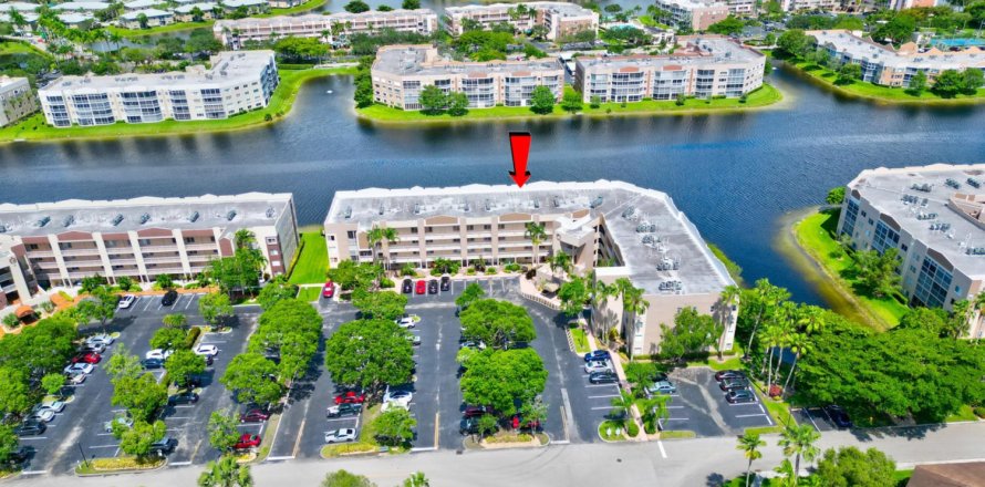 Condo in Tamarac, Florida, 2 bedrooms № 1118161
