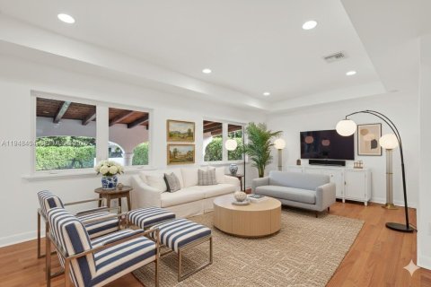 Купить виллу или дом в Майами, Флорида 5 спален, 309.18м2, № 2006496 - фото 12