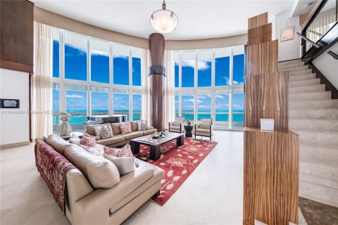 Condominio en venta en Miami, Florida, 4 dormitorios, 532.33 m2 № 1891590 - foto 1