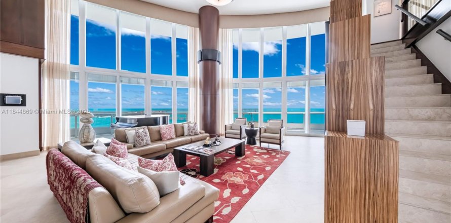 Condo in Miami, Florida, 4 bedrooms № 1891590