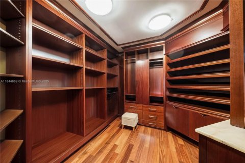 Condominio en venta en Miami, Florida, 4 dormitorios, 532.33 m2 № 1891590 - foto 15
