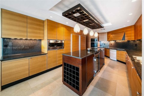 Condominio en venta en Miami, Florida, 4 dormitorios, 532.33 m2 № 1891590 - foto 6