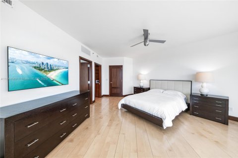 Condominio en venta en Miami, Florida, 4 dormitorios, 532.33 m2 № 1891590 - foto 19