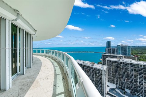 Condominio en venta en Miami, Florida, 4 dormitorios, 532.33 m2 № 1891590 - foto 12