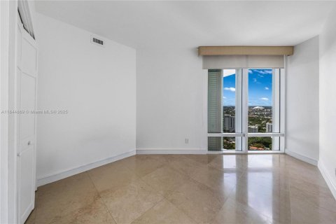 Condominio en venta en Miami, Florida, 4 dormitorios, 532.33 m2 № 1891590 - foto 29