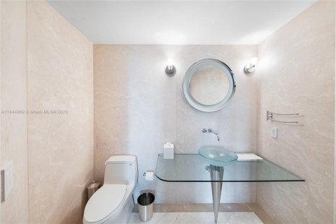 Condominio en venta en Miami, Florida, 4 dormitorios, 532.33 m2 № 1891590 - foto 30