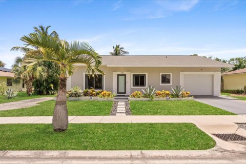House in Boynton Beach, Florida 2 bedrooms, 156.17 sq.m. № 2243834