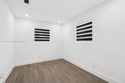 Casa en venta en Margate, Florida, 4 dormitorios, 111.11 m2 № 1969002 - foto 21