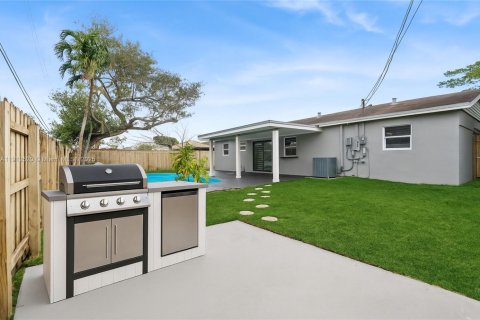 Casa en venta en Margate, Florida, 4 dormitorios, 111.11 m2 № 1969002 - foto 9