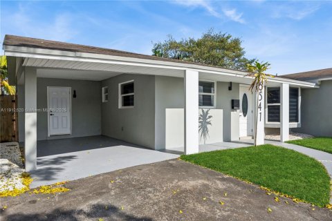 Casa en venta en Margate, Florida, 4 dormitorios, 111.11 m2 № 1969002 - foto 3