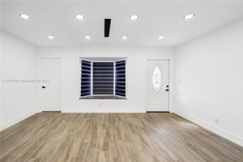 Casa en venta en Margate, Florida, 4 dormitorios, 111.11 m2 № 1969002 - foto 12