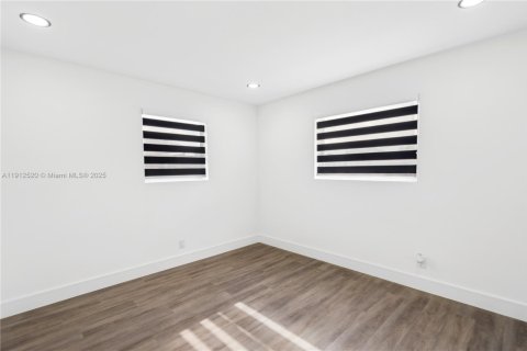 Casa en venta en Margate, Florida, 4 dormitorios, 111.11 m2 № 1969002 - foto 17